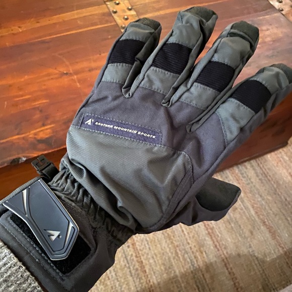 EMS Black and Gray Large Men’s Ski Gloves - Picture 1 of 4